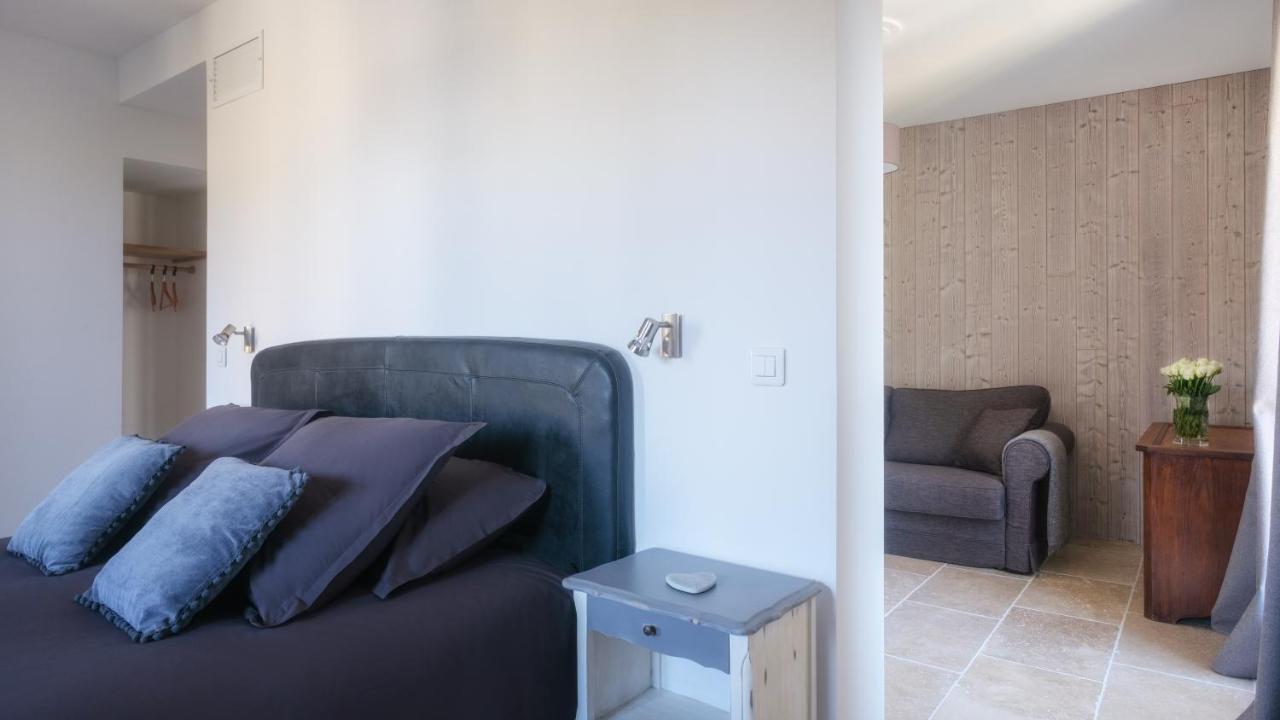 L'Ostal - Bed & Breakfast - Chambres Et Suites De 25 A 40M2 - Spa Saint-Hilaire-d'Ozilhan ภายนอก รูปภาพ