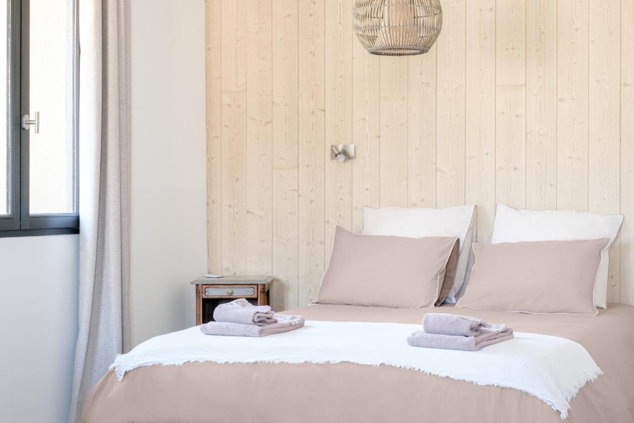 L'Ostal - Bed & Breakfast - Chambres Et Suites De 25 A 40M2 - Spa Saint-Hilaire-d'Ozilhan ภายนอก รูปภาพ