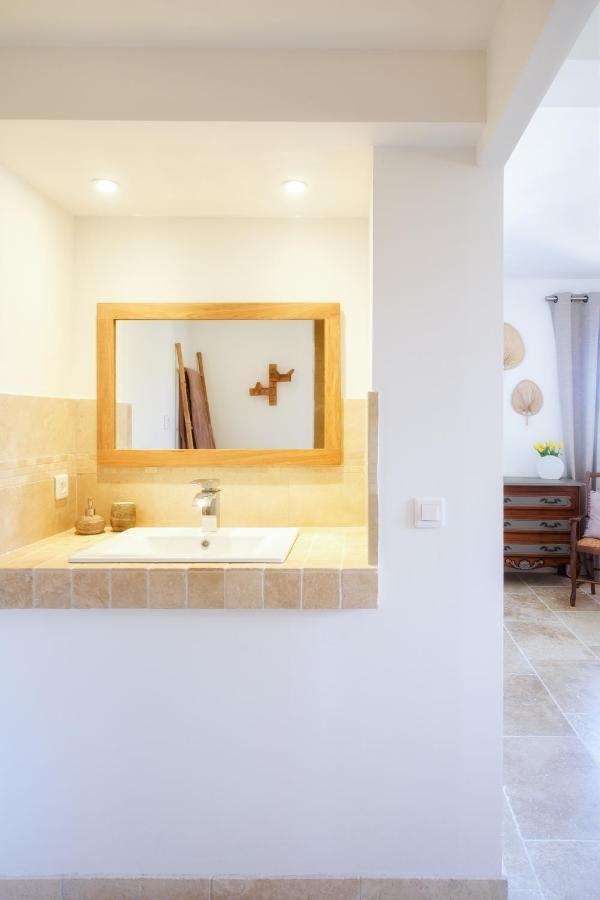 L'Ostal - Bed & Breakfast - Chambres Et Suites De 25 A 40M2 - Spa Saint-Hilaire-d'Ozilhan ภายนอก รูปภาพ