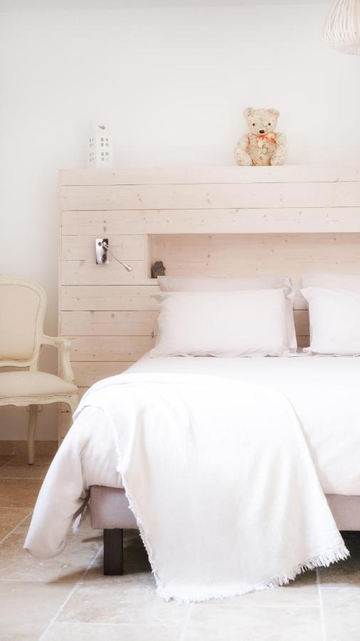 L'Ostal - Bed & Breakfast - Chambres Et Suites De 25 A 40M2 - Spa Saint-Hilaire-d'Ozilhan ภายนอก รูปภาพ