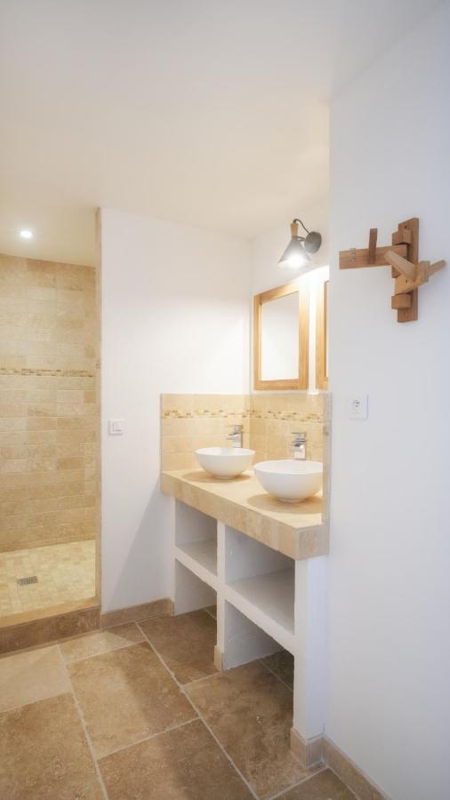 L'Ostal - Bed & Breakfast - Chambres Et Suites De 25 A 40M2 - Spa Saint-Hilaire-d'Ozilhan ภายนอก รูปภาพ
