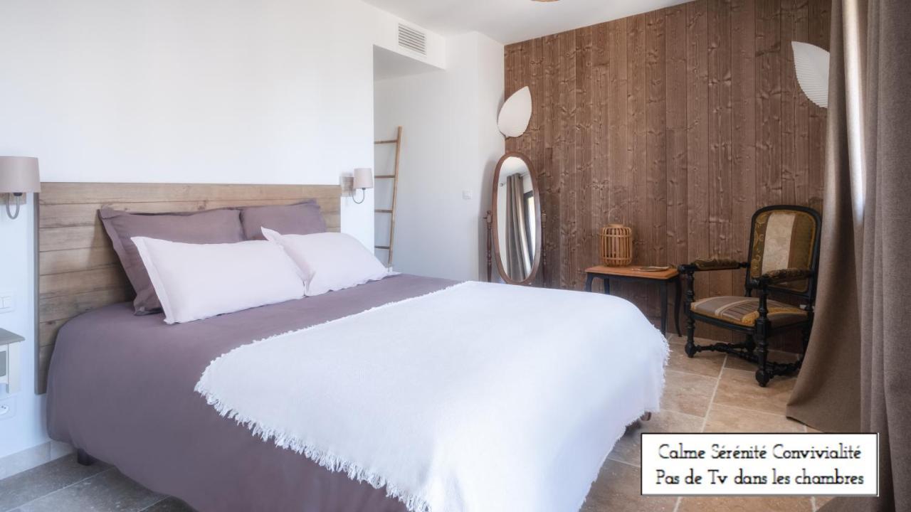 L'Ostal - Bed & Breakfast - Chambres Et Suites De 25 A 40M2 - Spa Saint-Hilaire-d'Ozilhan ภายนอก รูปภาพ