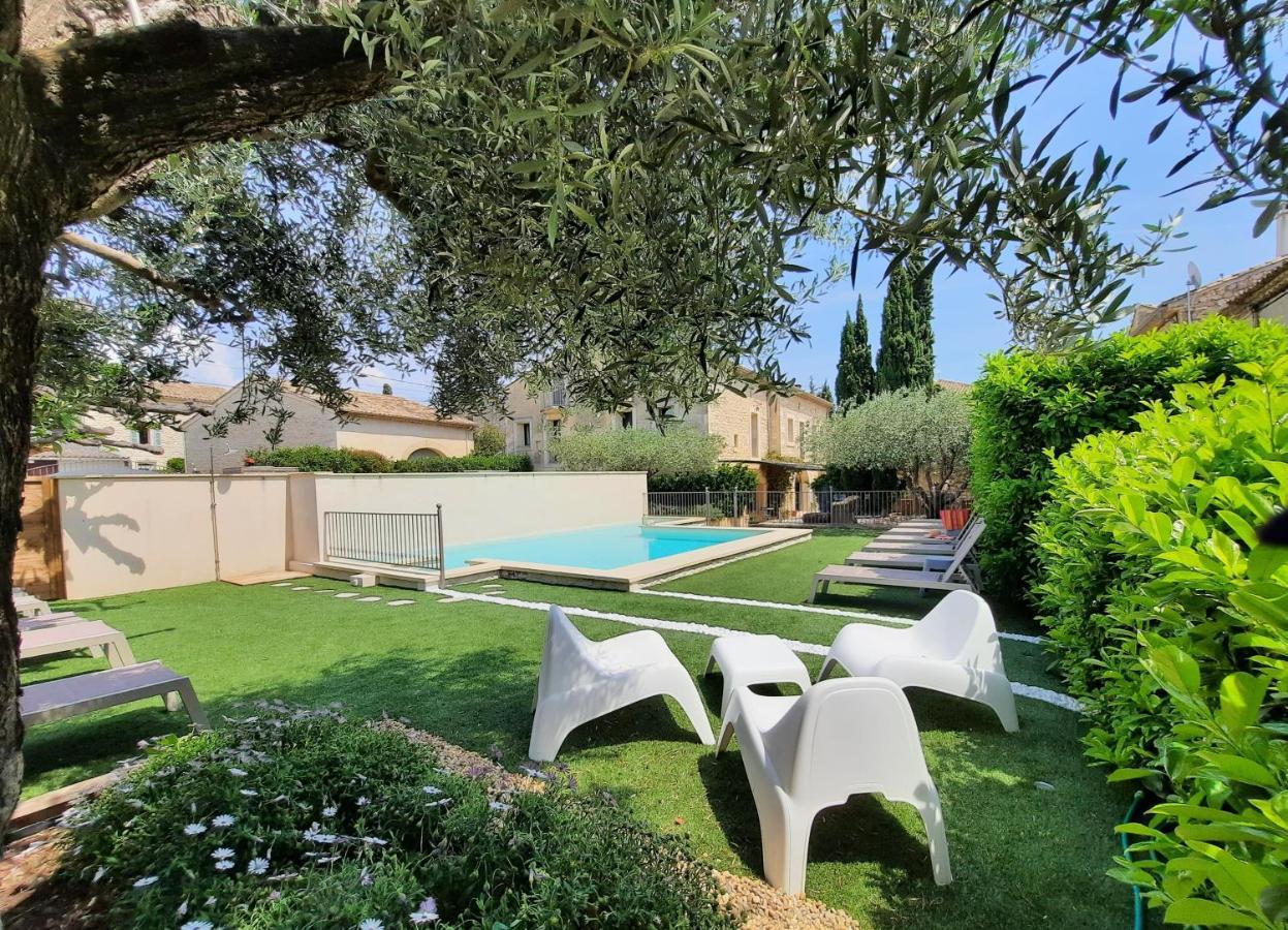 L'Ostal - Bed & Breakfast - Chambres Et Suites De 25 A 40M2 - Spa Saint-Hilaire-d'Ozilhan ภายนอก รูปภาพ