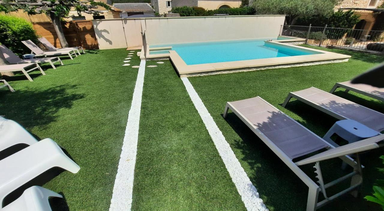 L'Ostal - Bed & Breakfast - Chambres Et Suites De 25 A 40M2 - Spa Saint-Hilaire-d'Ozilhan ภายนอก รูปภาพ
